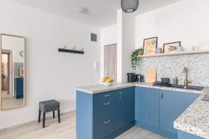 Corvin apartment with Balcony and AC 1082 Budapest, 12 Vajdahunyad utca kép - 2