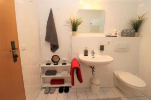 Ένα μπάνιο στο Wohnpark Schmiedestraße App 16