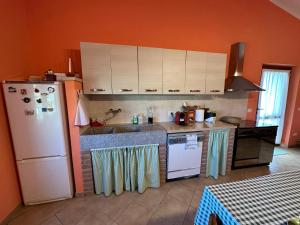 Kuchyňa alebo kuchynka v ubytovaní Villa Matilde