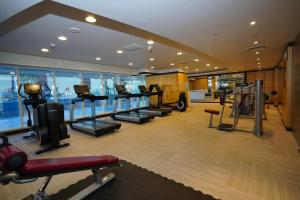 Fitness centrum a/nebo fitness zařízení v ubytování Alashrafia Saray- Splendid 1BR apartment in Canal Views