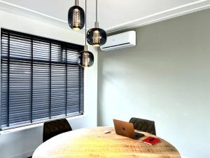 Ένα ή περισσότερα κρεβάτια σε δωμάτιο στο Van Gogh Duplex Eindhoven-Nuenen