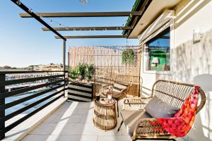 Balkón nebo terasa v ubytování Ionian Citizen Penthouse