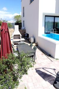 Bazén v ubytování Apartments Terra Sun with Private Pool or Jacuzzi nebo v jeho okolí