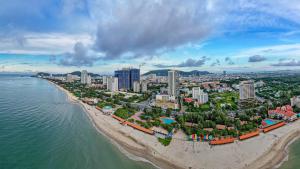 an aerial view of a beach with a city at Nhà Của Mít - CSJ Tower Vũng Tàu in Vung Tau