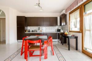 Η κουζίνα ή μικρή κουζίνα στο B&B Vigna del Duca