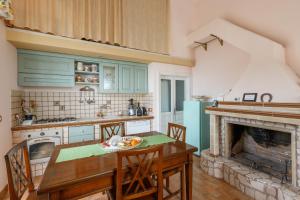 Η κουζίνα ή μικρή κουζίνα στο B&B Vigna del Duca