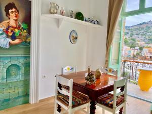 Balkón nebo terasa v ubytování “Athenas” Neoclassic Harbour View Apartment