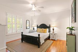 Postel nebo postele na pokoji v ubytování Don't Worry, Beach Happy - 4327 Twelth Street + 29 fotografií