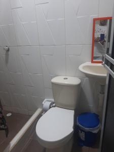 Ванна кімната в Apartamentos Puerto Triunfo