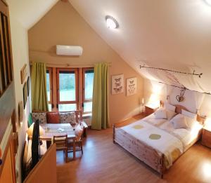 Postel nebo postele na pokoji v ubytování FerienAppartments Landhaus FühlDichWohl