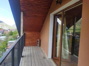 Μπαλκόνι ή βεράντα στο DISCOVER KAZBEGi HOTEL