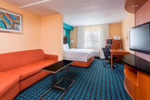 Televízia a/alebo spoločenská miestnosť v ubytovaní Fairfield Inn & Suites Corpus Christi