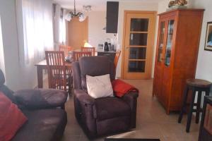 Część wypoczynkowa w obiekcie Apartamento con jardín Playa Foz