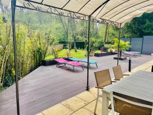 Fotografia z galérie ubytovania Appartement 120m2 dans maison avec piscine v destinácii Boissy-lʼAillerie