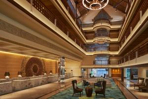 un vestíbulo en el hotel mandarín oriental dubai en The Westin Resort Nusa Dua, Bali, en Nusa Dua