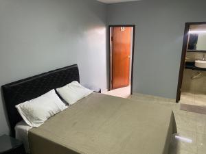 Letto o letti in una camera di España Suites Hotel