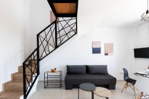 Гостиная зона в Pagani Blue - Luxury Maisonette B4