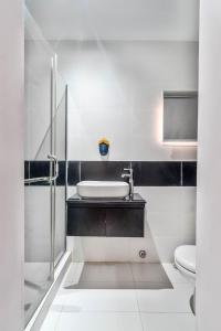 Koupelna v ubytování Gorgeous Short-let Apartment Lekki