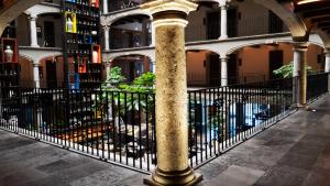 Bazén v ubytování Hotel Indigo Guadalajara Expo by IHG nebo v jeho okolí