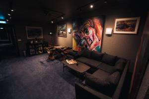 Posezení v ubytování Brim Hotel