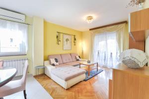 Posedenie v ubytovaní Family friendly apartments with a swimming pool Zadar - 16336
