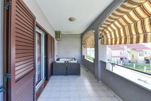 Balkón alebo terasa v ubytovaní Family friendly apartments with a swimming pool Zadar - 16336