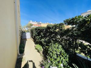 Zdjęcie z galerii obiektu Rez-de-jardin à Agde: 2 pièces cabine, 6 pers, plage et commerces à pied, parking privé - FR-1-723-100 w Cap d'Agde