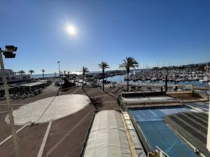 Zdjęcie z galerii obiektu Studio climatisé avec vue sur port à Saint-Cyprien, 2 couchages, proche plage, parking sécurisé - FR-1-106-97 w mieście Saint-Cyprien