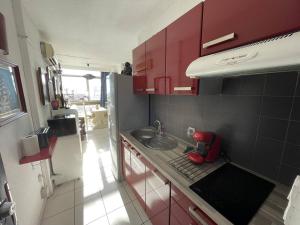 Zdjęcie z galerii obiektu Studio climatisé avec vue sur port à Saint-Cyprien, 2 couchages, proche plage, parking sécurisé - FR-1-106-97 w mieście Saint-Cyprien