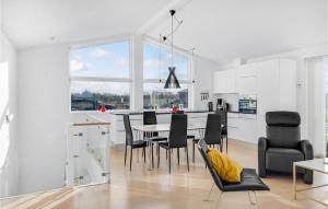 Fotografie z fotogalerie ubytování Holiday Home Frederikshavn With Sea View V v destinaci Frederikshavn