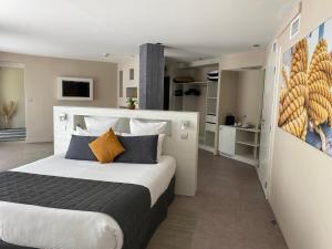 Кухня или мини-кухня в Hotel Europe
