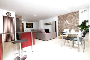 Fotografia z galérie ubytovania Moderno apartamento en Cádiz 9 min andando de la Playa Victoria con garaje v destinácii Cádiz