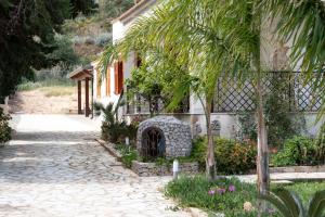 A garden outside Casa Enza di fronte la Tonnara