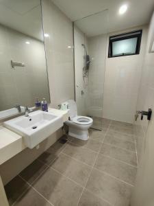 Bany a 2BR WIFI, Mid Valley, Mosaic Southkey, 5-6 pax, 7 mins to CIQ