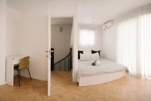 Ben Yehuda Duplex Apartment By Nimizz
