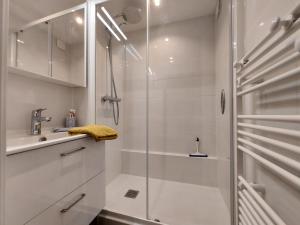 Kúpeľňa v ubytovaní Villard je t'aime - Résidence Les Tennis - 2 Appartements 2 pièces 5 p et 6 p