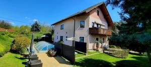 Budynek, w którym mieści się apartament