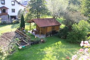 an aerial view of a gazebo in a yard at Apartment Elisabeth in Kaumberg