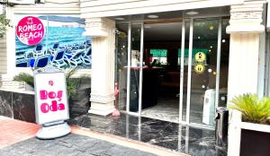 Certifikát, hodnocení, plakát nebo jiný dokument vystavený v ubytování Romeo Beach Hotel