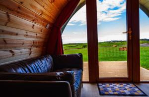 Posezení v ubytování Causeway Country Pods
