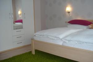 Gallery image of Ferienwohnung Ewa in Ellenz-Poltersdorf +50 photos