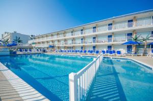 Bazén v ubytování Tangiers Resort Motel nebo v jeho okolí + 22 fotografií