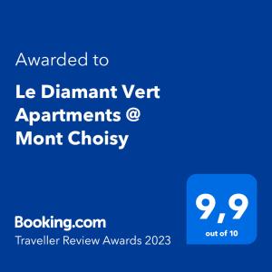 un letrero azul con el texto otorgado a le diamond year apartments monthchologists en Le Diamant Vert Apartments @ Mont Choisy, en Mont Choisy