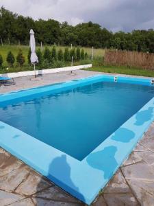 Bassein majutusasutuses Etno Deša Apartmani või selle lähedal