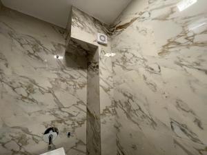 Phòng tắm tại Peak Apartment Modern Durres City Centre #2 +24 ảnh