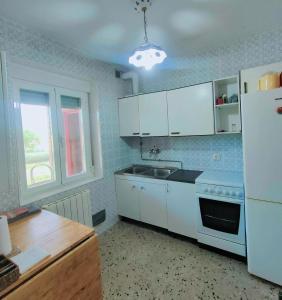 Zdjęcie z galerii obiektu Chalet de Tony Verde en plena naturaleza w mieście Adanero
