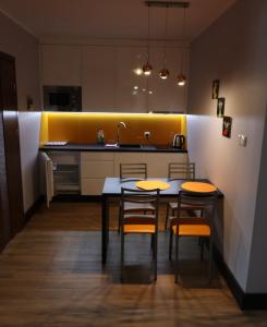 Kuhinja ili čajna kuhinja u objektu Karla, apartamenty i pokoje w Dębkach
