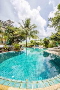 Gallery image of Baan Lukkan Patong Resort in Patong Beach