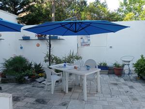 A patio or other outdoor area at A casa di Gio