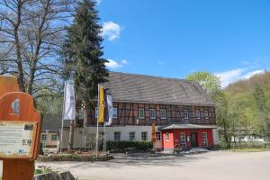 Budova, kde se hotel nachází + 5 fotografií